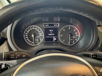 Mercedes Benz B180 - 7