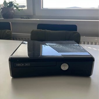 V cene Xbox 360, ovládače,Kinect a hry - 7