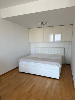 Prenájom 1,5 izboveho bytu - 7