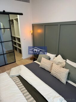 PREDAJ, BOTTOVA (3), STARÉ MESTO - 2 IZBOVÝ BYT - 7