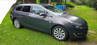 PREDÁM OPEL ASTRA J (2013) - 1.7 CDTI - SPOĽAHLIVÝ NAFŤÁK - 7