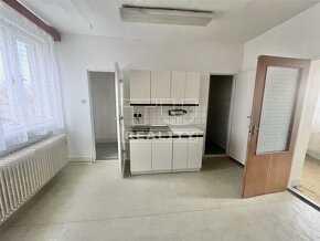 Na predaj rodinný dom v obci Velčice - 7