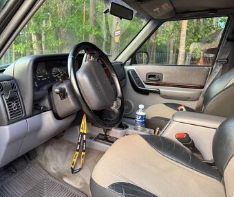 Jeep Cherokee XJ 4.0 - 7