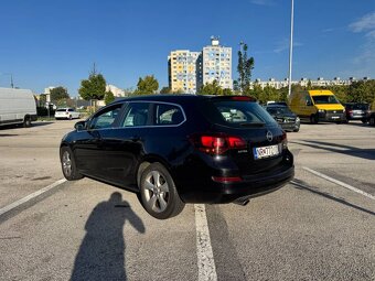 Opel Astra Sports Tourer - 7