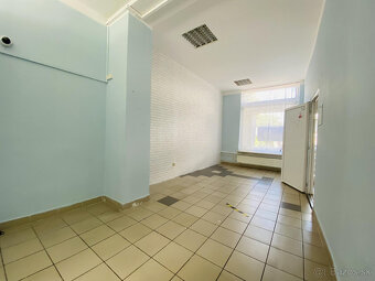 Na prenájom obchodný priestor 30 m2 v centre mesta Dunajská  - 7