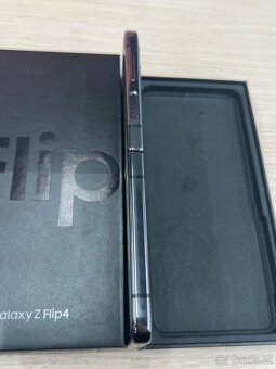 Predám Samsung Galaxy Z Flip 4 8GB Rám 128GB Black - 7