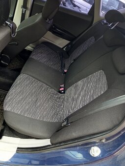 Rozpredám na náhradné diely Kia ceed kombi 2008 - 7