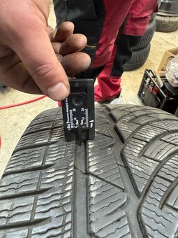Zimné Pneu Michelin 245/35/ R19 - 7