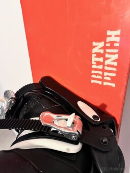 Predam snowboard Burton s viazaním aj topánkami - 7