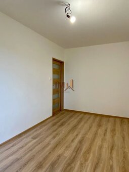 NA PRENÁJOM MODERNÝ ZREKONŠTRUOVANÝ 3i BYT S VEĽKÝM BALKÓNOM - 7