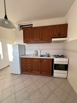 Prenájom 2 a pol izbový byt v centre mesta Dunajská Streda - 7