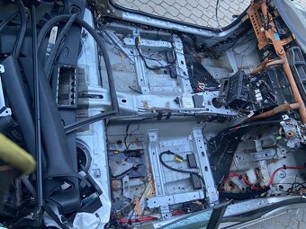 Karoséria BMW E46 cabrio 330ci - 7