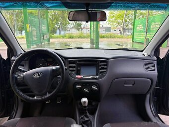 Kia Rio - 7