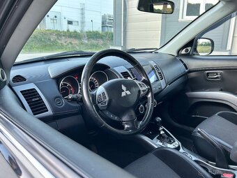 Mitsubishi Outlander 2.2 4x4 - 7