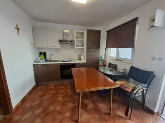 Chorvátsko, ďalší dvojspálňový apartmán 30 metrov od mora - 7