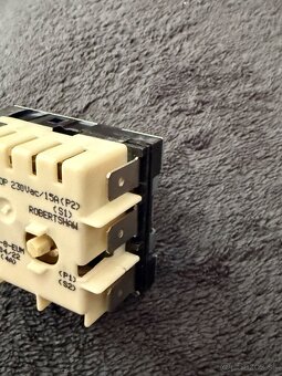 energy regulator 230V 15A - 7