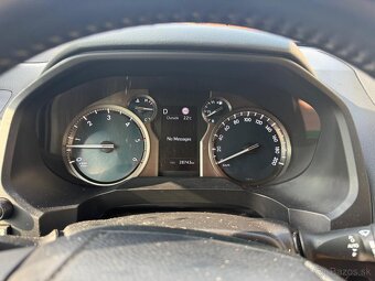 TOYOTA LANDCRUISER - 7