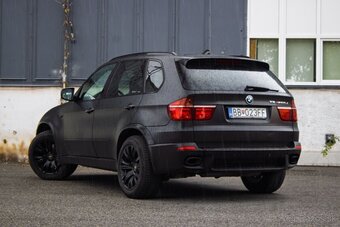 BMW X5 xDrive30d M packet 180kW AT8 - 7