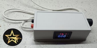 Adaptér  nastaviteľný : 230 V - 3 - 15 V - 5 A - 7