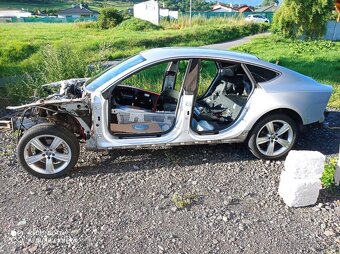 Rozpredám Audi A7 3.0tdi farba: LA7W - 7