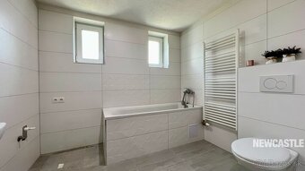 NEWCASTE⏐PRENÁJOM 3 izbového bytu v rod. dome. - 7
