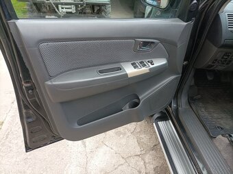 toyota Hilux 3.0 4x4 - 7