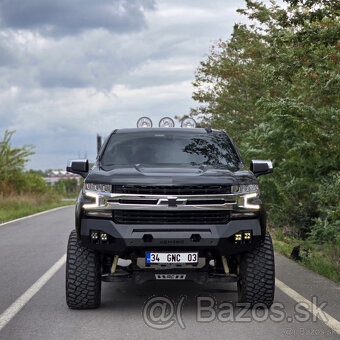 Predný pevnostný náraznik Chevy Silverado 2019 - 7