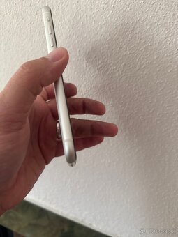 Predám iPhone 11 white 64GB - 7