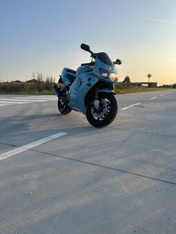 Honda cbr 900rr - 7