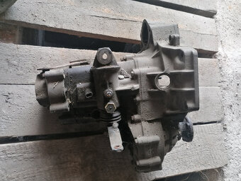 Motor 1,8b z Audi 100 - 7