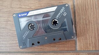 rôzne cd a kazety. - 7