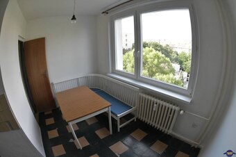 PREDAJ: 2 izbový byt s balkónom, Petržalka, Vilová ul.- BRAT - 7