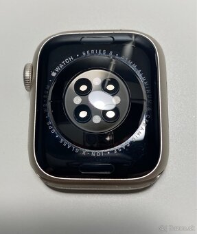 Apple Watch 8, batéria 97% - 7