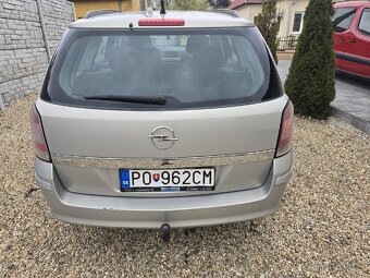 Predám Opel Astra Wagon 1.4 benzín r.v.2007 - 7
