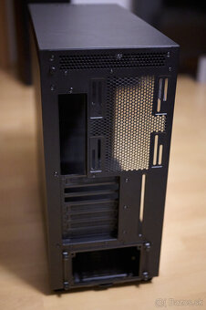 Predám skriňu NZXT H700 - 7