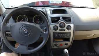 Predám Renault Megane 2 sedan 1.4 benzín, 2003 - 7