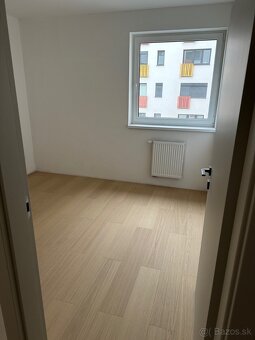 Predám nový 3.izb byt na Mikovíniho ulici s rozlohou 72m2 - 7