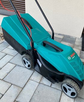 BOSCH kosačka 1200 W a ROTAK 32 BOSCH ART 26 Easytrim - 7
