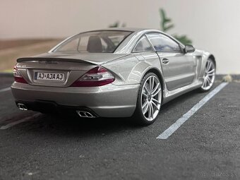 1:18 Mercedes-Benz SL65 AMG V12 Black Series - Mondo Models - 7