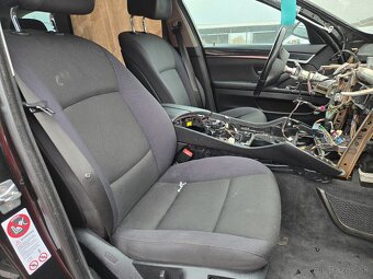 Rozpredám na diely _ bmw F11 520d - 7