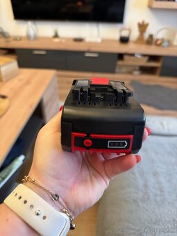 baterka+nabijacka do auta - 7