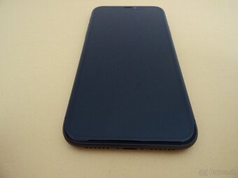 iPhone 11 64GB BLACK - ZÁRUKA 1 ROK - 100% BATERIA - 7
