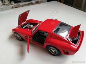 1:18 FERRARI 250 GTO Bburago - 7