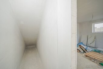 MILOSLAVOV - 4 IZB. RODINNÝ DOM S POZEMKOM 300 M2 - 7