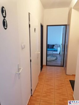 ŠTÚROVA: VOĽNÝ 2-izb. ZARIADENÝ byt, balkón, 48 m2, 1.posch. - 7
