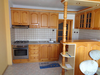 Predaj Kežmarok -Ľubica 2 generačný RD ,340 m 2 ,2 garáže ,p - 7