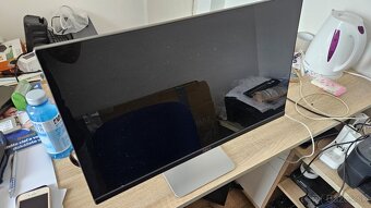 24 palcový Dell LCD monitor - HDMI + VGA - 7
