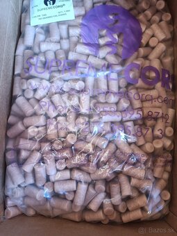 Zátky, štuple, šrobovací uzáver, termokapsle na flaše - 7