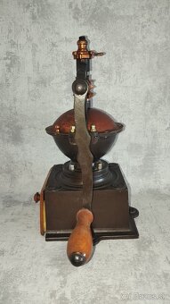 Starý mlýnek na kávu - 7