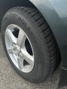 KIA CARENS 2.0 benzin rok 2010 - 7